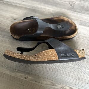 Birkenstock Gizeh Flat Black - Black Leather Small Buckle - Size 39 (8.5)